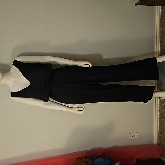 GAP Black Satin Sleeveless V-Neck Tie Waist Formal Jumpsuit Large Petite - Picture 3 of 13